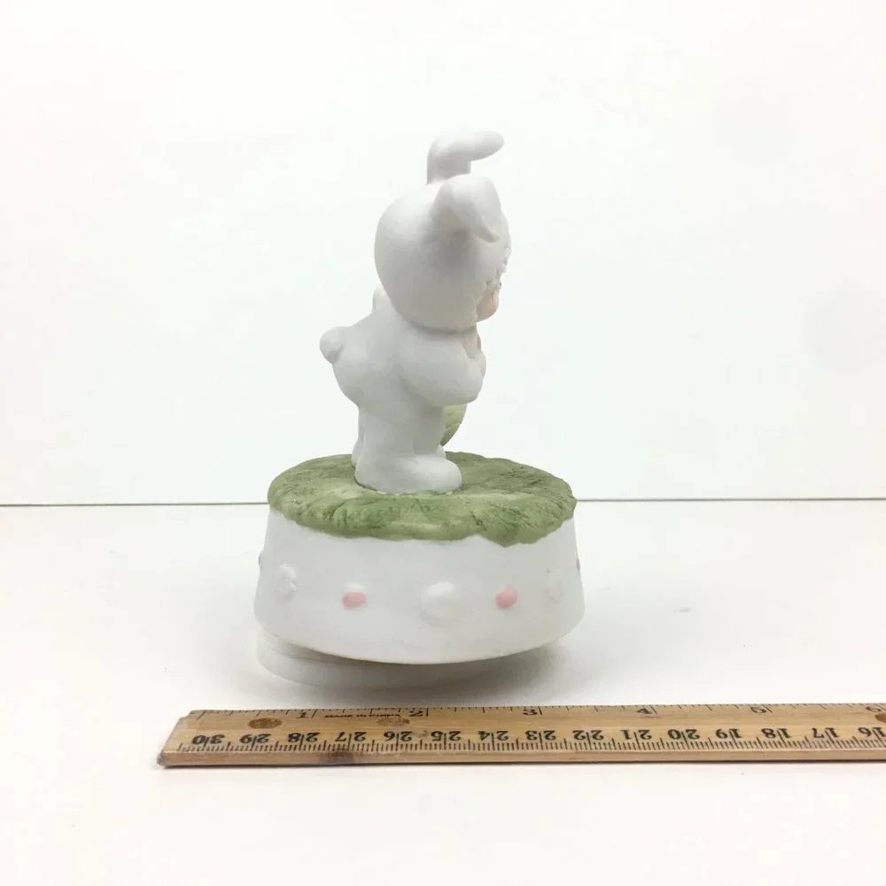 Vtg Easter‎ Bunny Rabbit Holiday Figurine Musical Revolving Child Pastel Colors